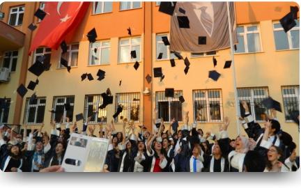 Emel - Mustafa Uşaklı Anadolu Lisesi Fotoğrafı